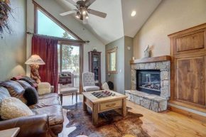 Majestic Mountain Townhome - Ski In / Ski Out w/ Hot Tub and more!